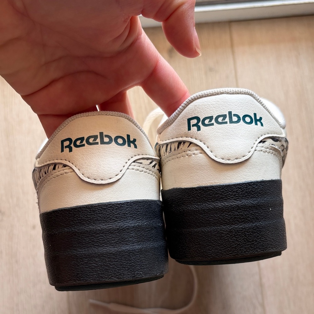 Classic Reebok women 6 Cream sneakers - Picture 3 of 7